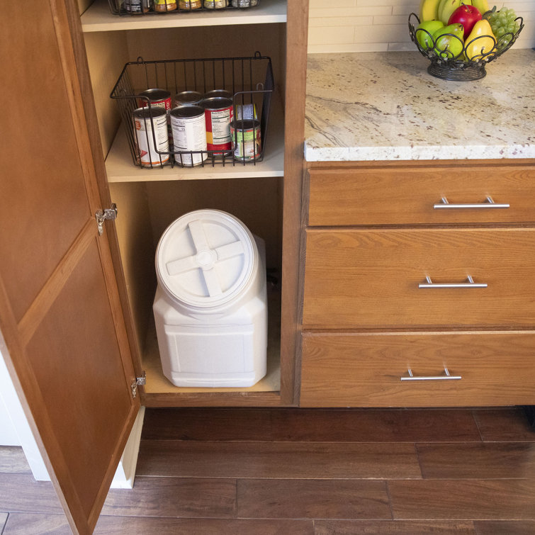 Gamma2 Vittles Vault Stackable 640 Oz. Pet Food Storage Container